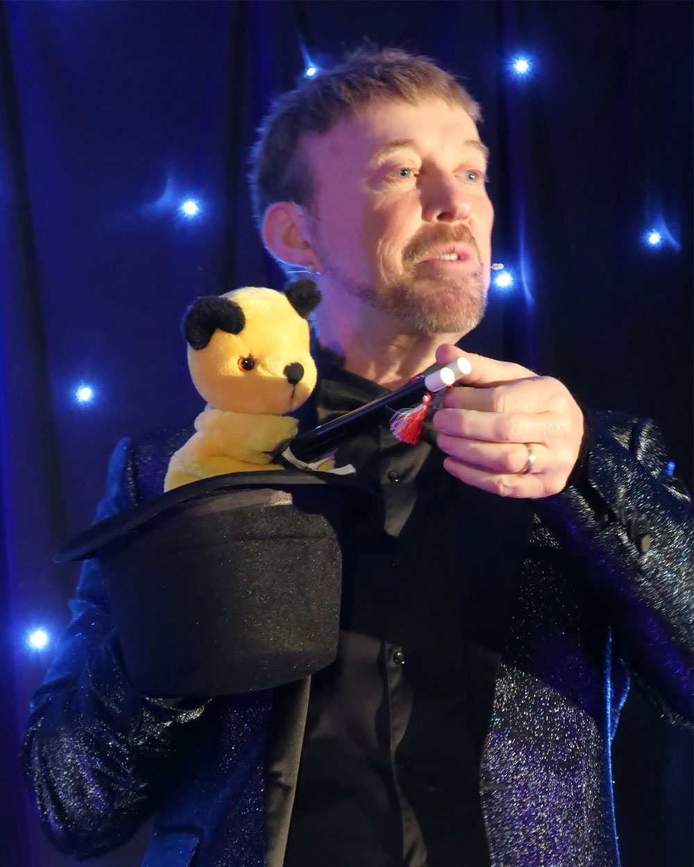 Live magical entertainment during the President's Annual Dinner